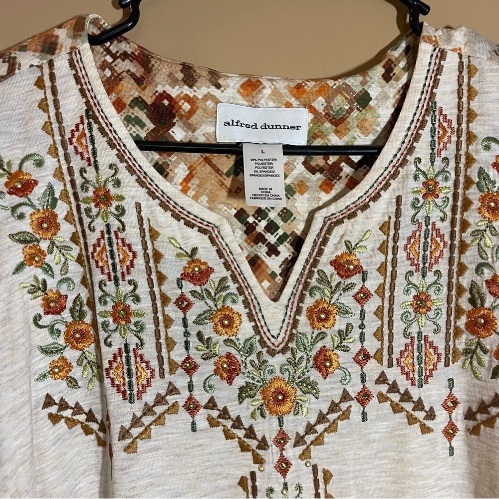 Alfred Dunner Cream Embroidered Women's Blouse Large new with tags - Picture 3 of 9